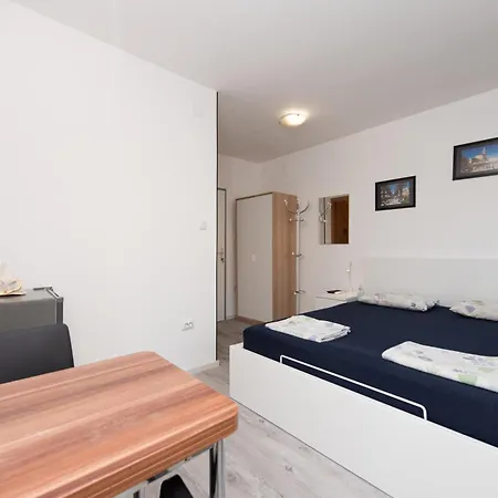 Laghanini Apartament *