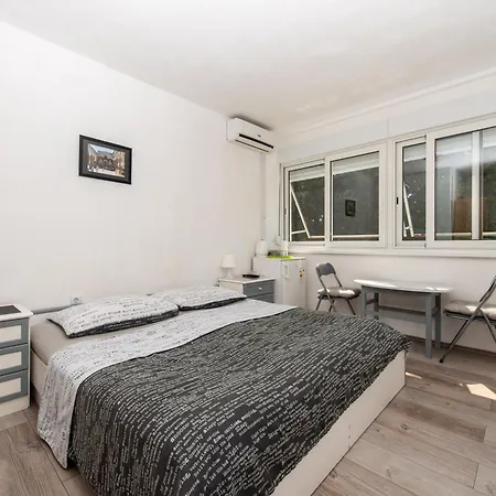 Apartment Laghanini